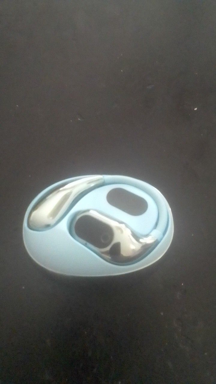 Headset And Earrings Are Still In Good Condition