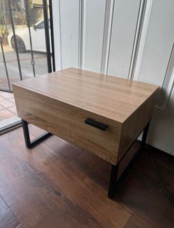 Night stand/side table
