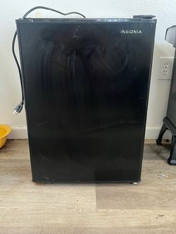 Insignia mini fridge