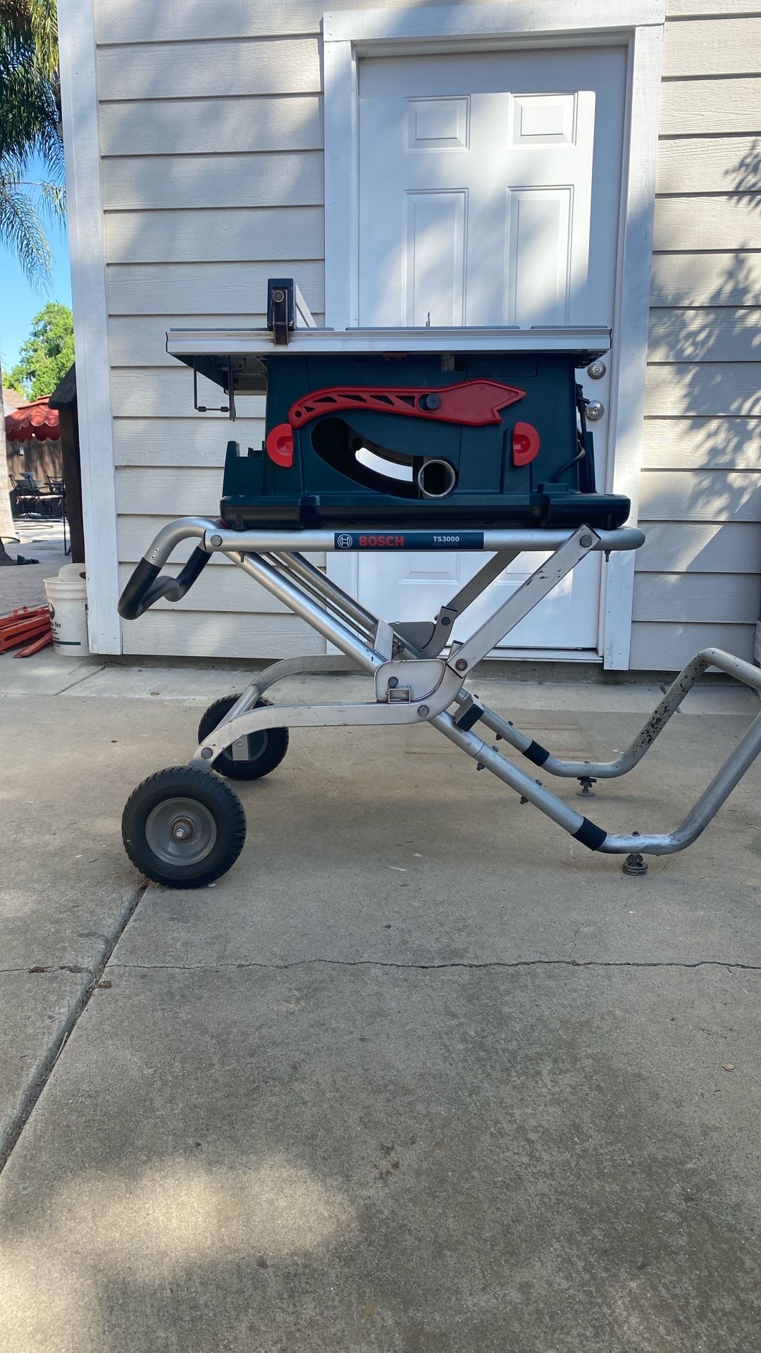Bosh TS3000 Table Saw
