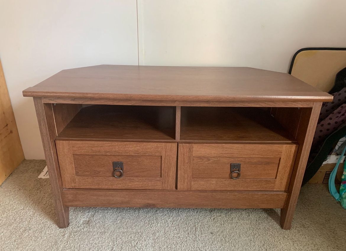 Great Quality !! Wooden Tv Stand / Coffee Table With Cabinets NEED GONE PRICE DROPPED 