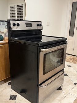 Frigidaire Glass top Oven