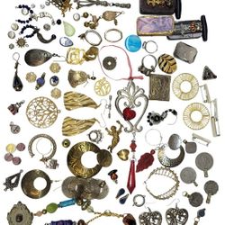 Large Assortment Of Vintage And Costume Jewelry Pieces As Per Attached Photos