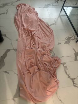 1 pink long table cloth
