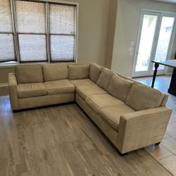 Large Beige Sectional Sofa – Deep Cushions, Modern Comfort