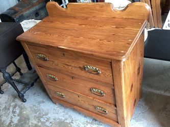 3 Dove  tailed drawer small dresser oak heavy solid sturdy  Beautiful very clean drawers works .30.5 wide- 15.5 deep- 29.5 tall must see