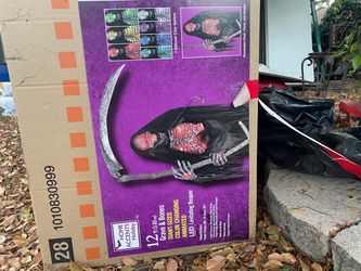 Halloween 12ft Grim Reaper automated.