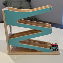 Lovevery Car Racer Ramp