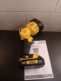 New dewalt LED light with battery