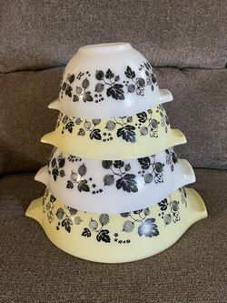 Pyrex Gooseberry, Black And Yellow Cinderella Bowls