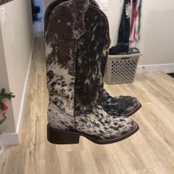 Women’s Cowboy Boots (7.5)