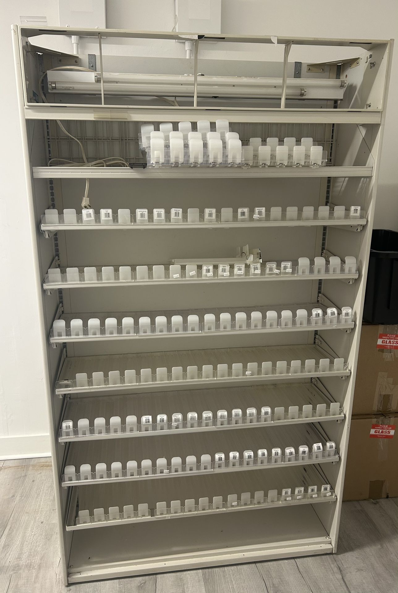Retail Display Shelf with Pushers – Great for Convenience or Smoke Shop