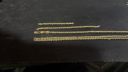 Gold pieces(broken chain)