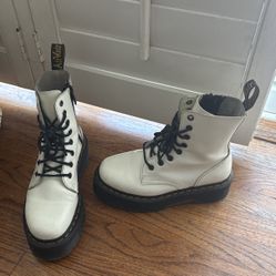 Doc Martens Jadon Platform Boots - Size 5/6 (US L) - White
