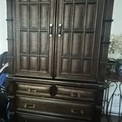 Antique Entertainment /Armoire 