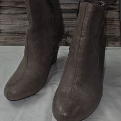 Vincent Camuto Ankle Boots Size 8