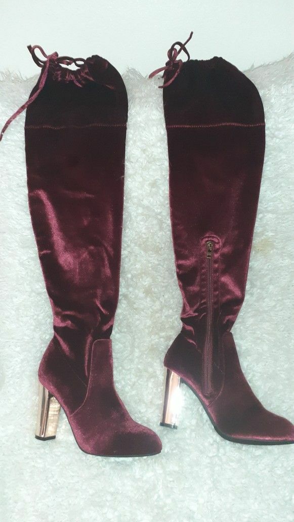 STUNNING MAROON THIGH HIGH BOOTS W/ IMPRESSIVE 4" GOLDHEEL NEW NEVER WORN SIZE 8.5