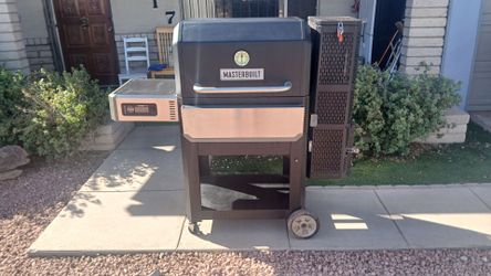 MasterBuilt grill/ smoker.