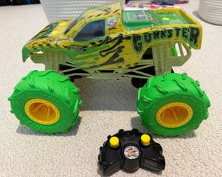 Hot Wheels Monster Truck Gunkster RC