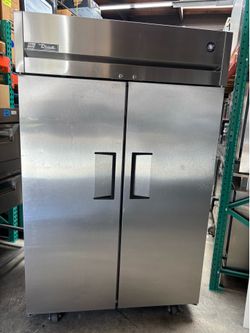True 2 Door Reach On Refrigerator Commercial Restaurant Kitchen Stainless steel nSF on wheels works great if you see it that means we have it