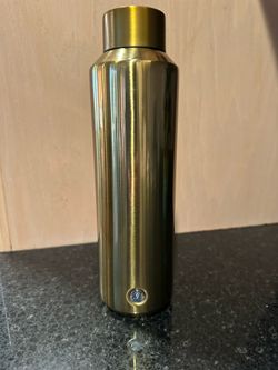 Starbucks Gold Vacuum Insulated Metal LOGO SIREN Beverage Bottle 20 oz with Lid