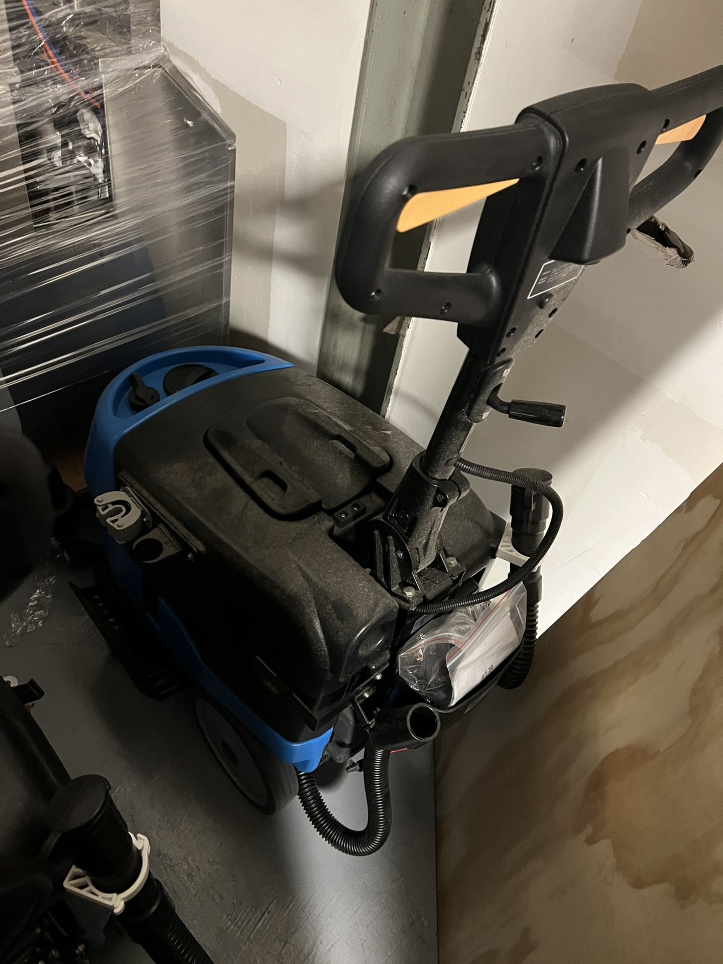 GT30 Automatic Scrubber