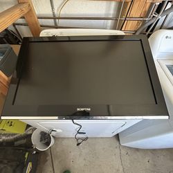 31 Inch TV With Wallmount