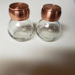 Salt & peppers shakers