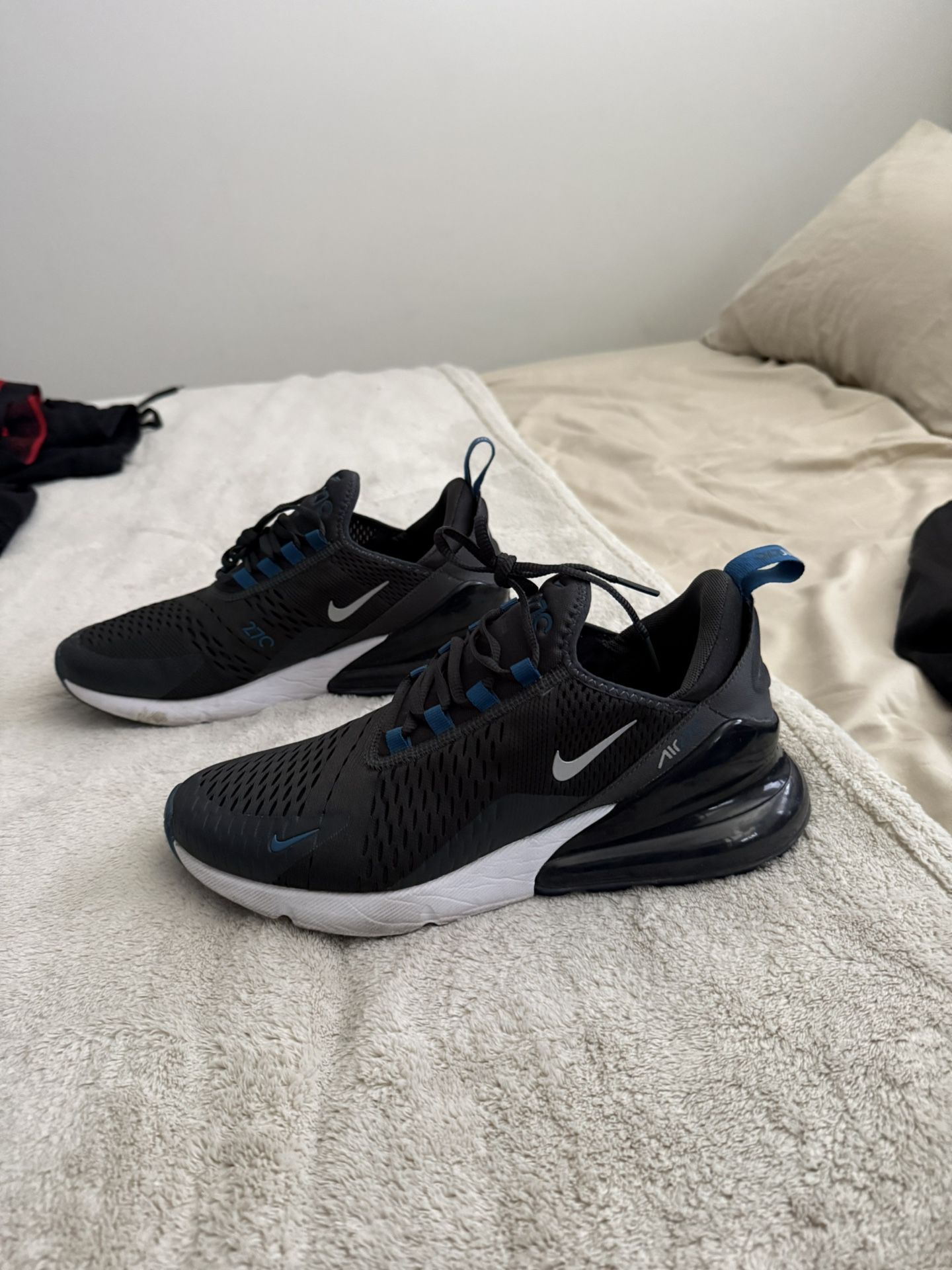 Nike 270 