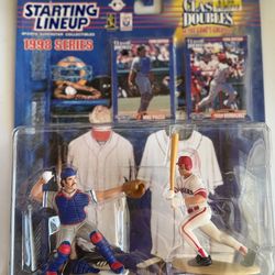 1998 Kenner Starting Lineup: Classic Doubles set features Hall of Fame catchers Mike Piazza (Los Angeles Dodgers) and Ivan "Pudge" Rodriguez (Texas Ra