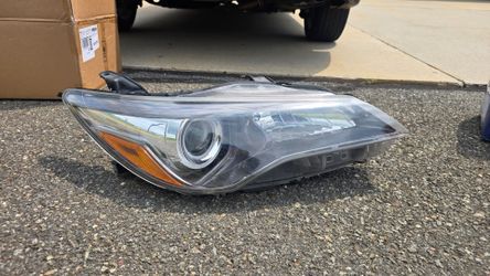 2015- 2017  Toyota Camry SE/XSE headlight