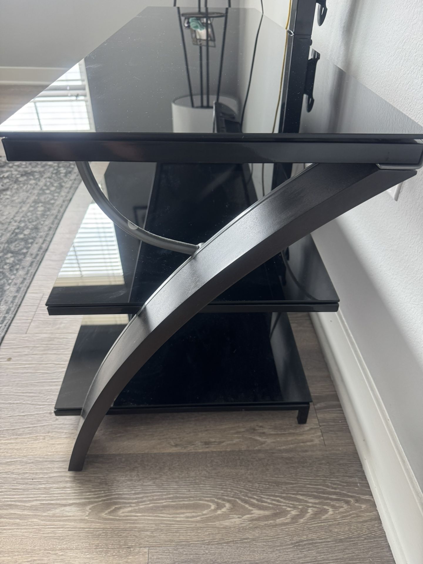 Entertainment/TV Stand