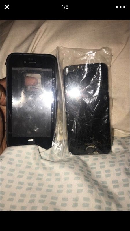iPhone 6 with black lifeproof case