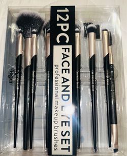 Womens make up brush sets brand new
