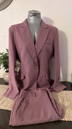 Two-Piece Blazer and Pants Set size Large ✨new