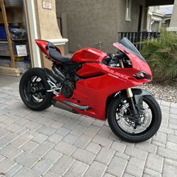 2016 Ducati Panigale Superbike 1299