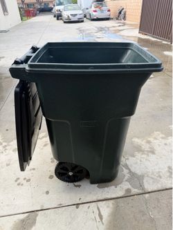 Trash can, green