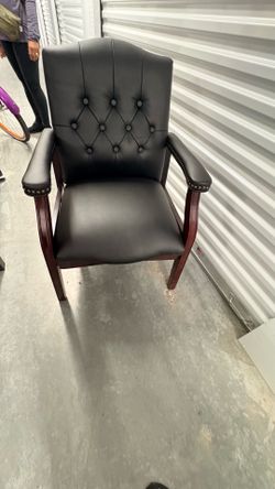 Black Tufted Guest/Accent Chair