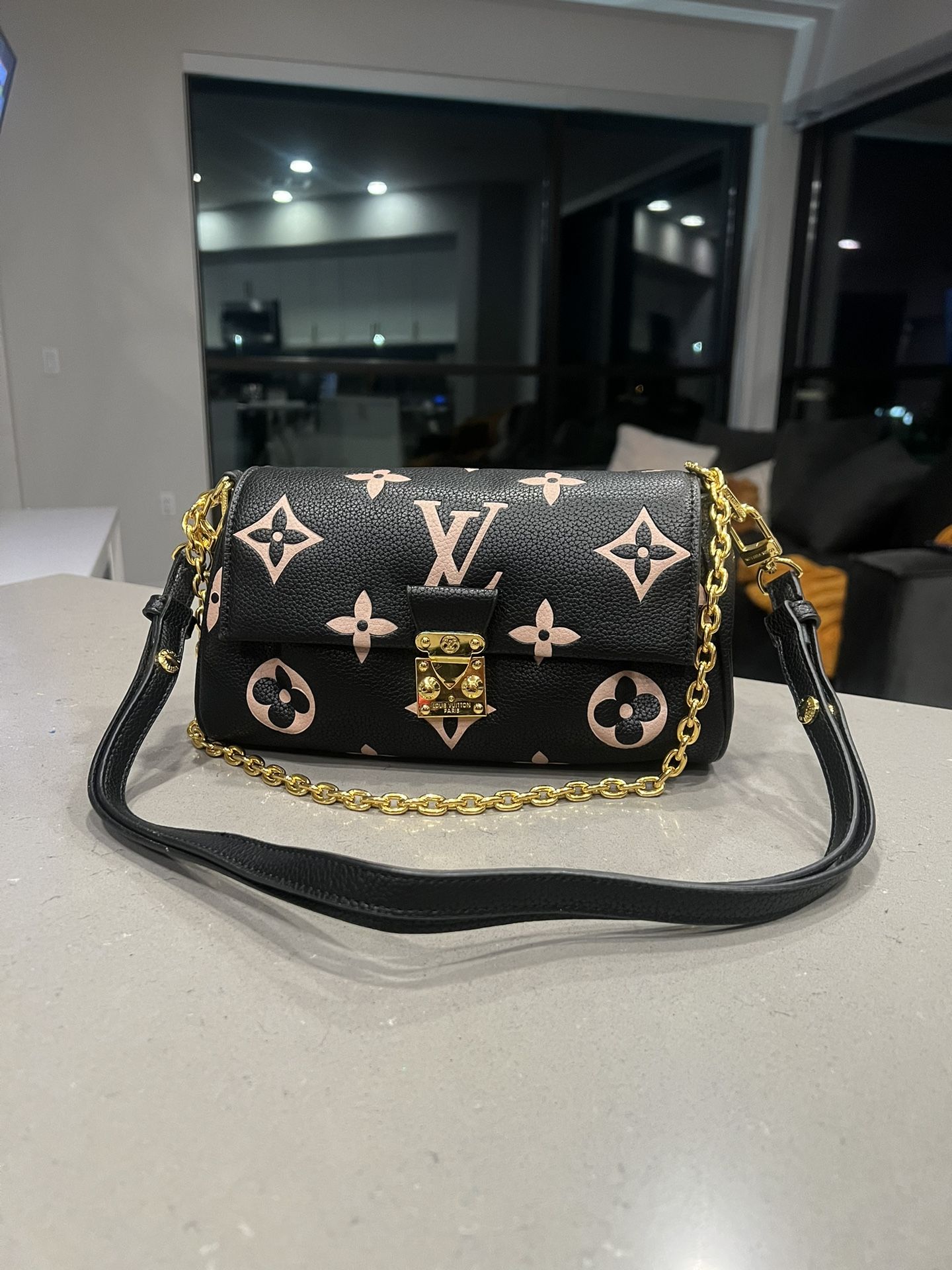 Cream And Black Louis Vuitton Purse,All Products : American Fashion Style Bags On Sale