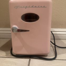 Frigidaire mini skincare fridge