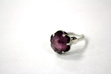 Sarah Coventry Oxidized 925 Purple Glass Ring