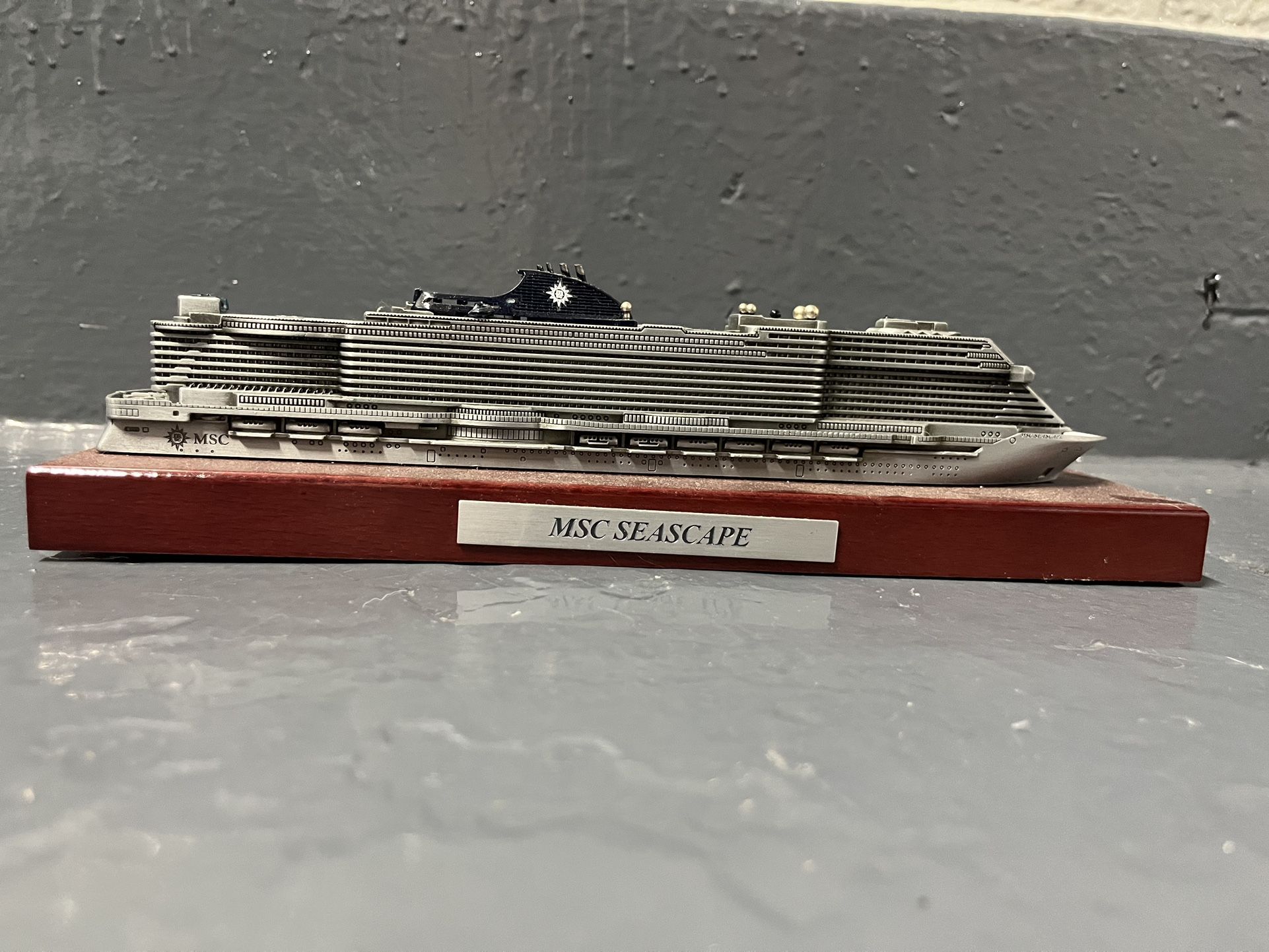 【美品】MSCクルーズ SEASCAPE 模型モデル 船※箱なし $_12.JPG?set_id=880000500F