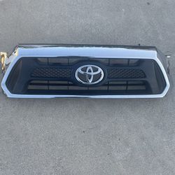 12-15 Tacoma Oem Grille 