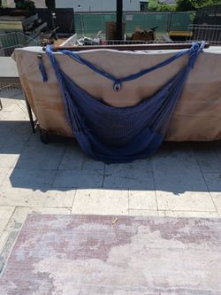 HAMMOCK/HANGING LAYING DOWN OR CUDDLE UP SEAT SWING