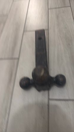 Tow hitch with three different size ball