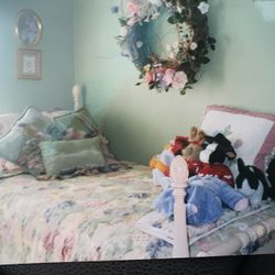 Antique Princess Twin Bed