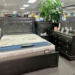 Largest Sale Of The Year🎄Gorgeous Grey Diamond Tufted  5pc Bedroom  Furniture 65% Off (Limited Time Only)For $899