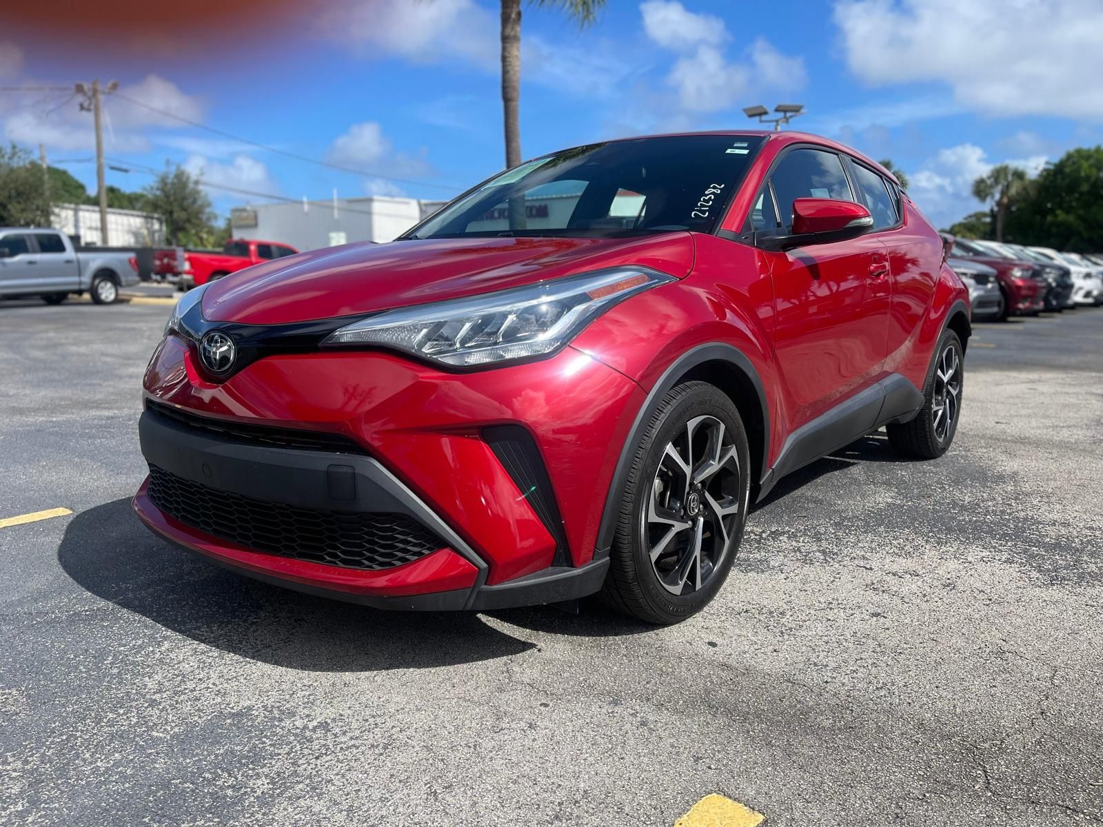 2022 TOYOTA C-HR XLE