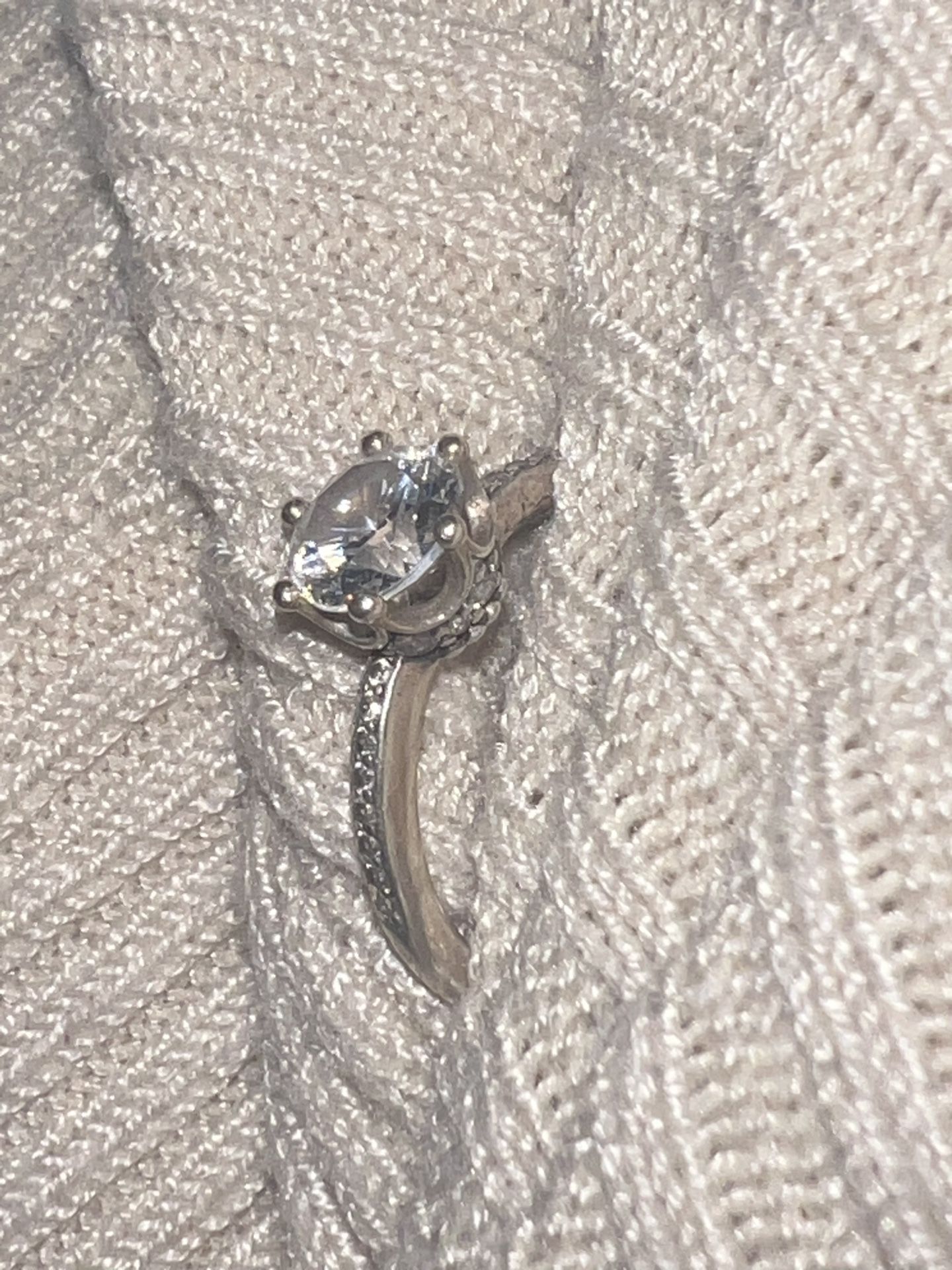  Sparkling Crown Solitaire Ring