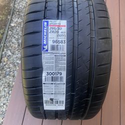 Michelin Pilot Sport 4s